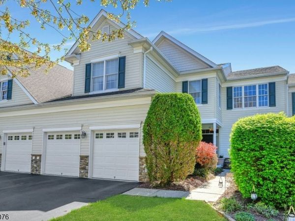 18 Mackenzie Ln, Denville, NJ 07834