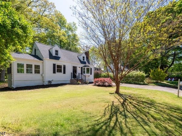 22 Harriet Dr, Hanover, NJ 07981