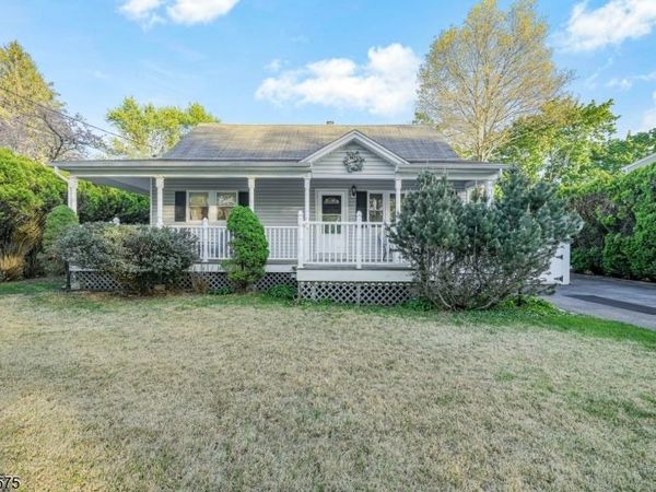 94 Barbara Dr, Pompton Lakes, NJ 07442