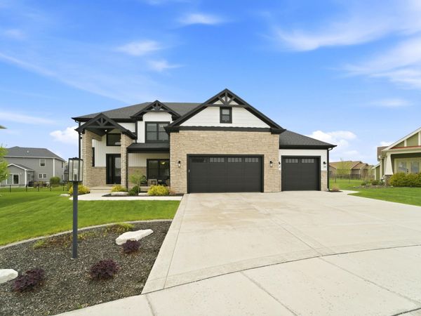 825 Schilling Drive , Crown Point, IN 46307