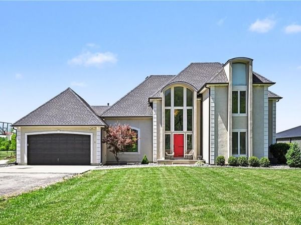 9330 Valley Garden Drive, Kansas City, MO 64139
