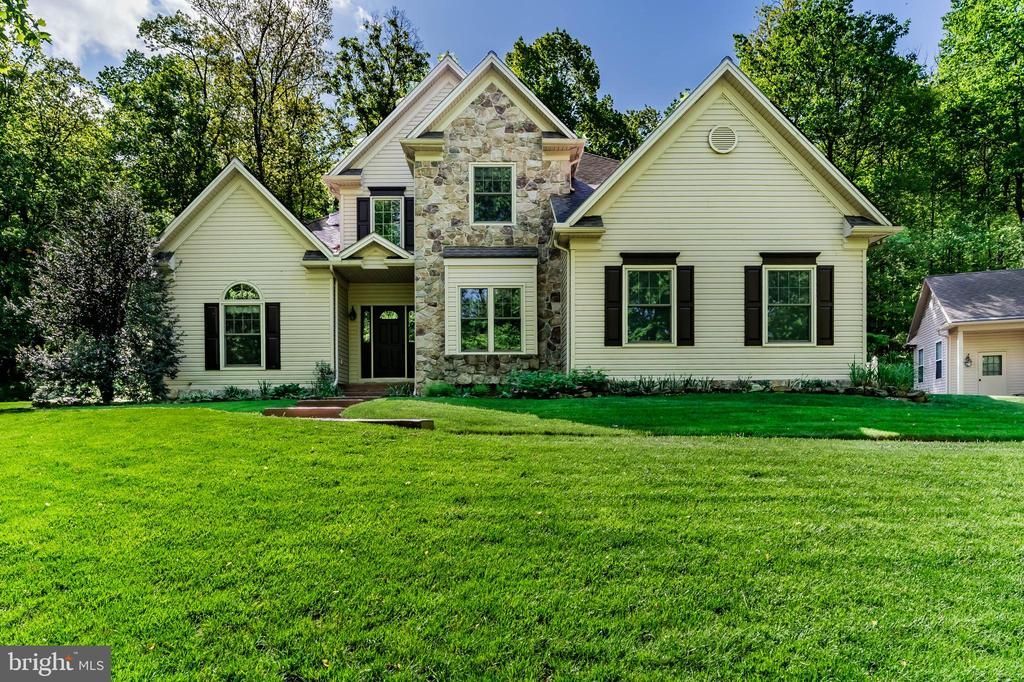 5995 BULL ROAD, DOVER, PA 17315