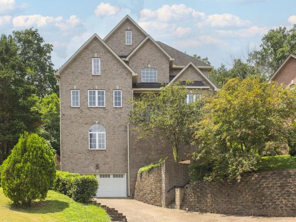 108 Hunters Rn, Nashville, TN 37209