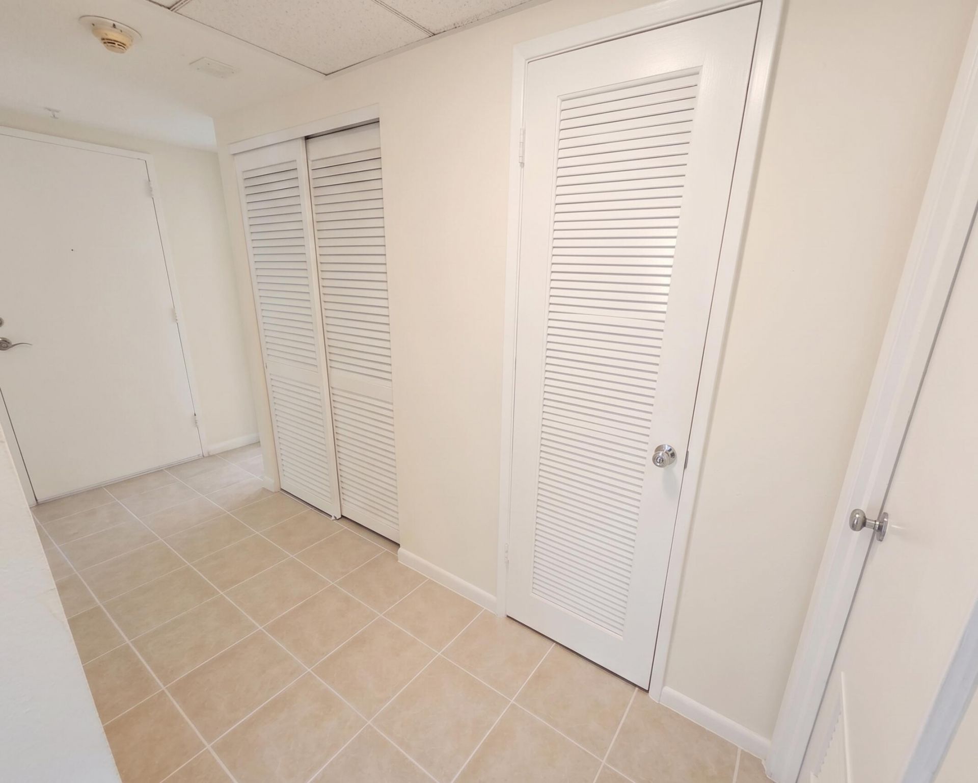 19390 Collins Avenue, Unit 1622, Sunny Isles Beach, FL 33160 Photo