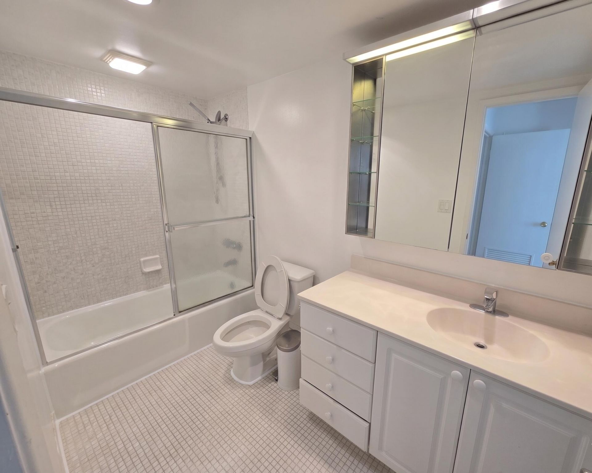 19390 Collins Avenue, Unit 1622, Sunny Isles Beach, FL 33160 Photo