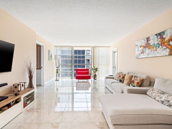 2000 Atlantic Shores Boulevard, Unit Apt 410, Hallandale Beach, FL 33009