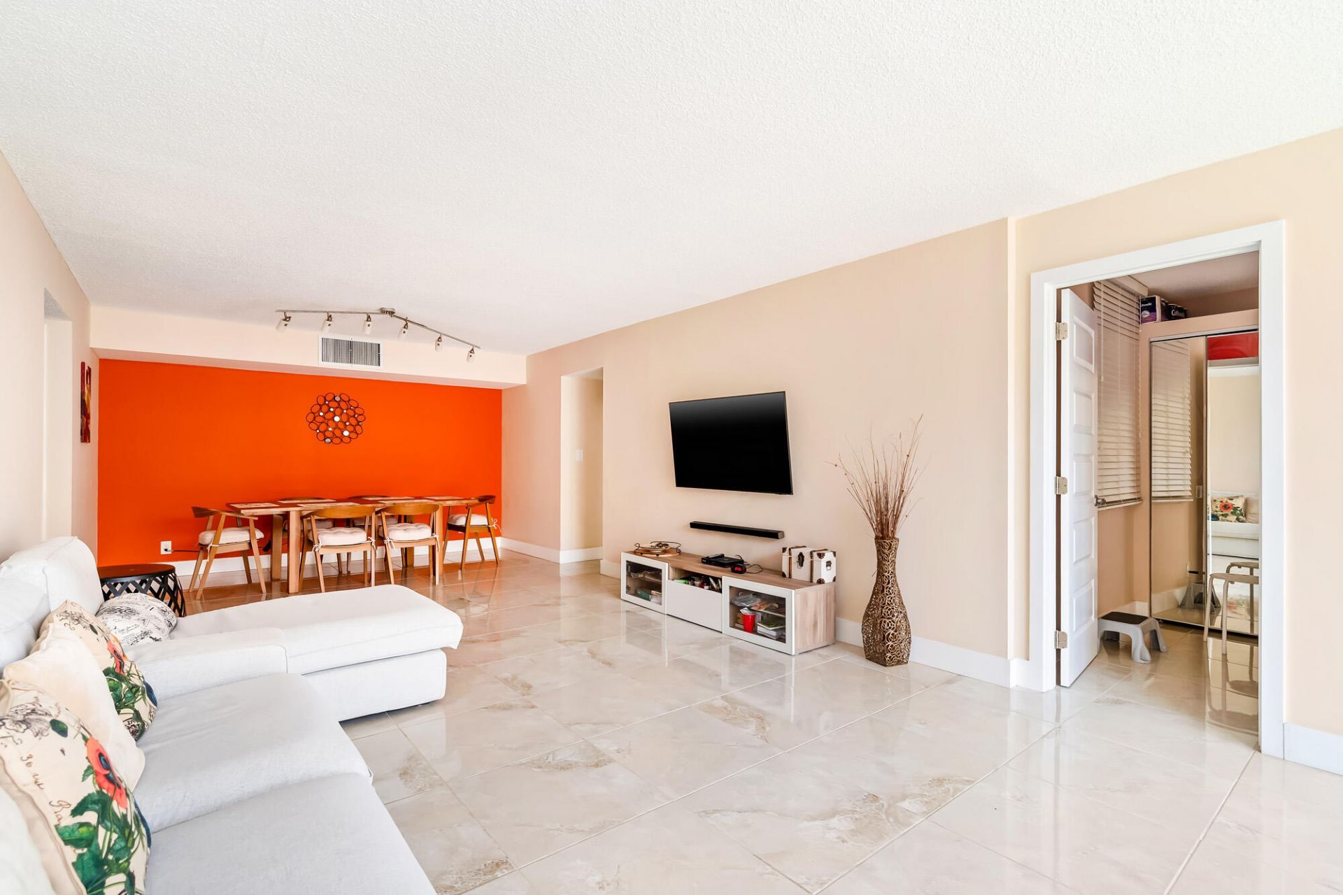 2000 Atlantic Shores Boulevard, Unit Apt 410, Hallandale Beach, FL 33009 Photo