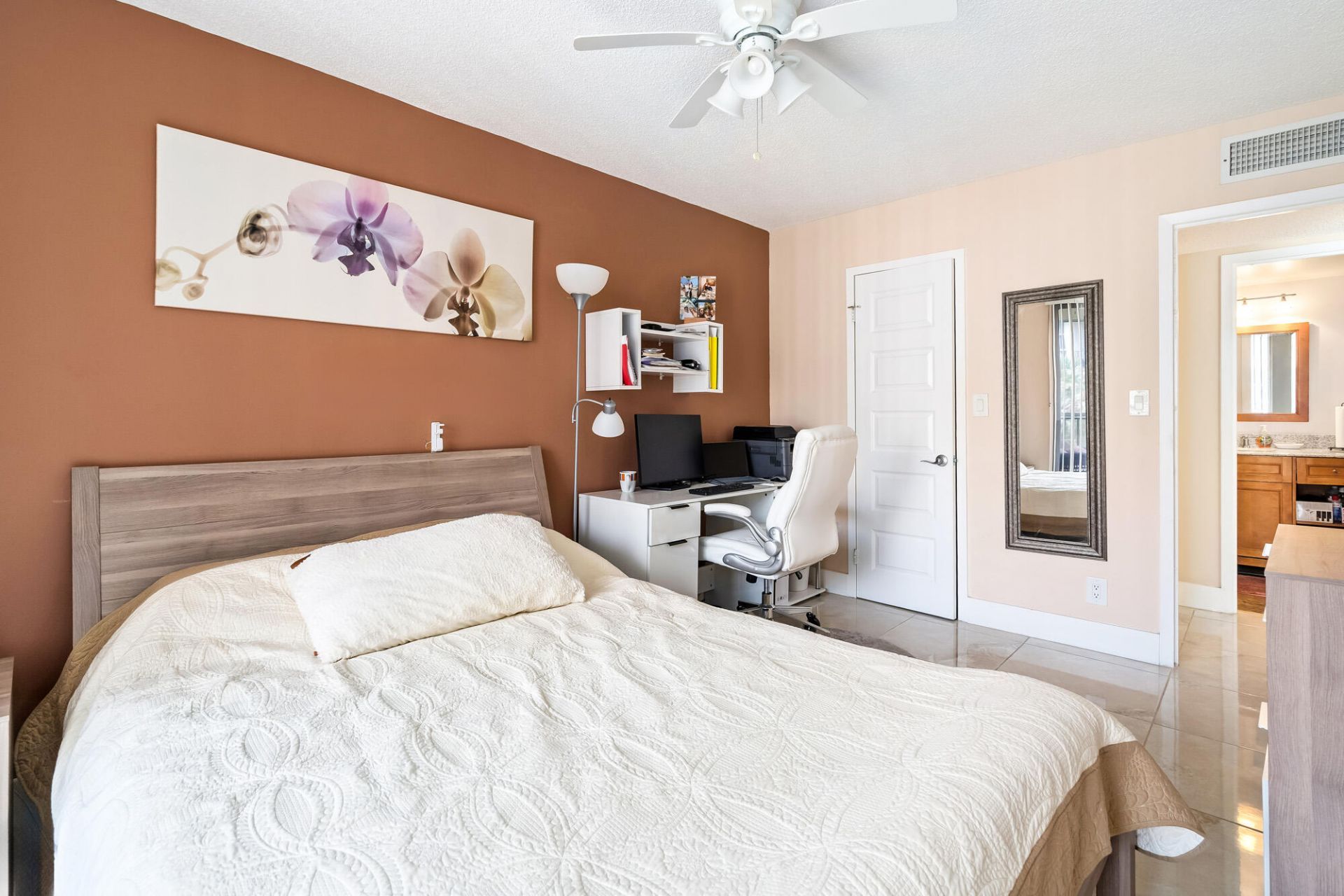 2000 Atlantic Shores Boulevard, Unit Apt 410, Hallandale Beach, FL 33009 Photo