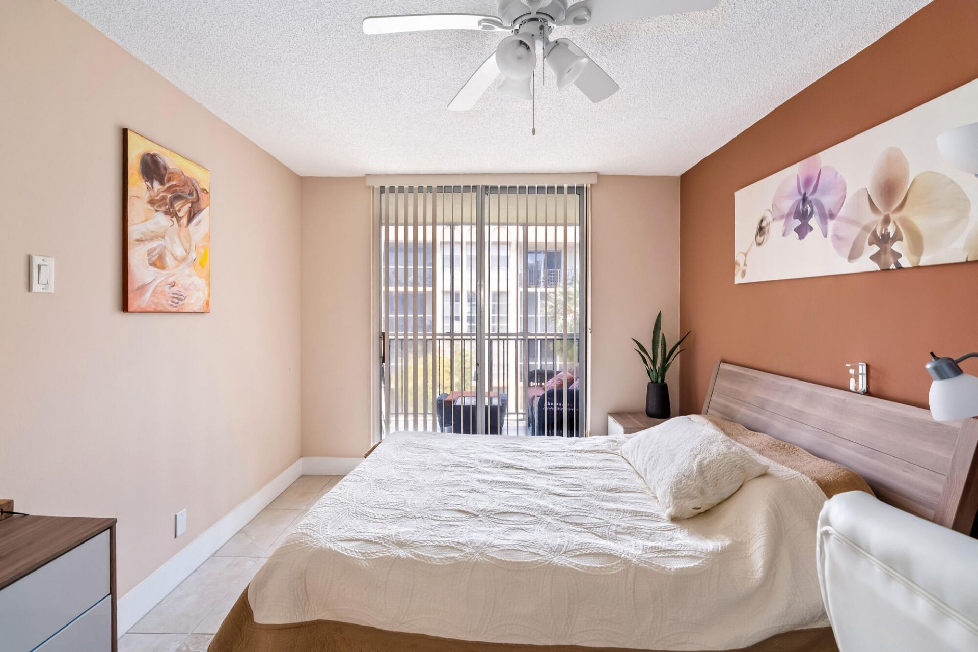 2000 Atlantic Shores Boulevard, Unit Apt 410, Hallandale Beach, FL 33009 Photo