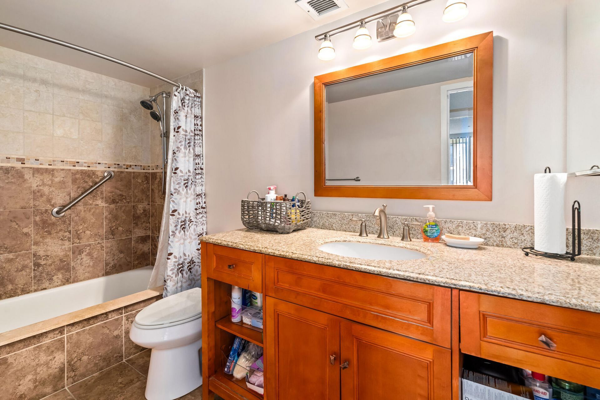 2000 Atlantic Shores Boulevard, Unit Apt 410, Hallandale Beach, FL 33009 Photo