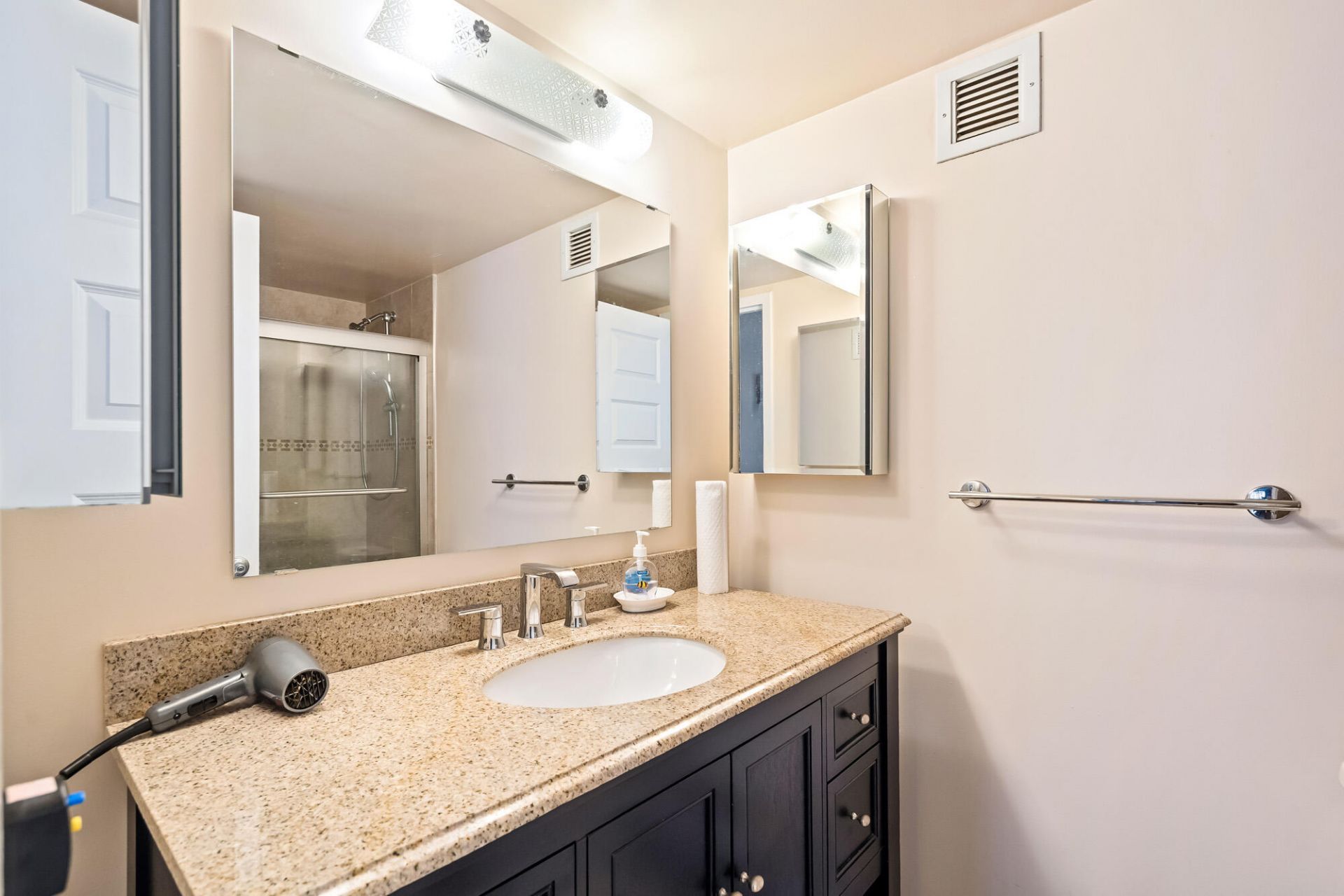 2000 Atlantic Shores Boulevard, Unit Apt 410, Hallandale Beach, FL 33009 Photo