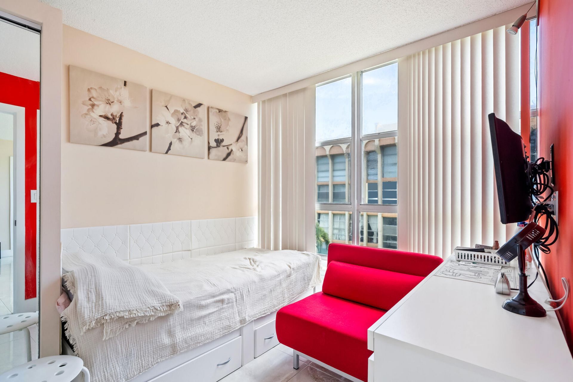 2000 Atlantic Shores Boulevard, Unit Apt 410, Hallandale Beach, FL 33009 Photo