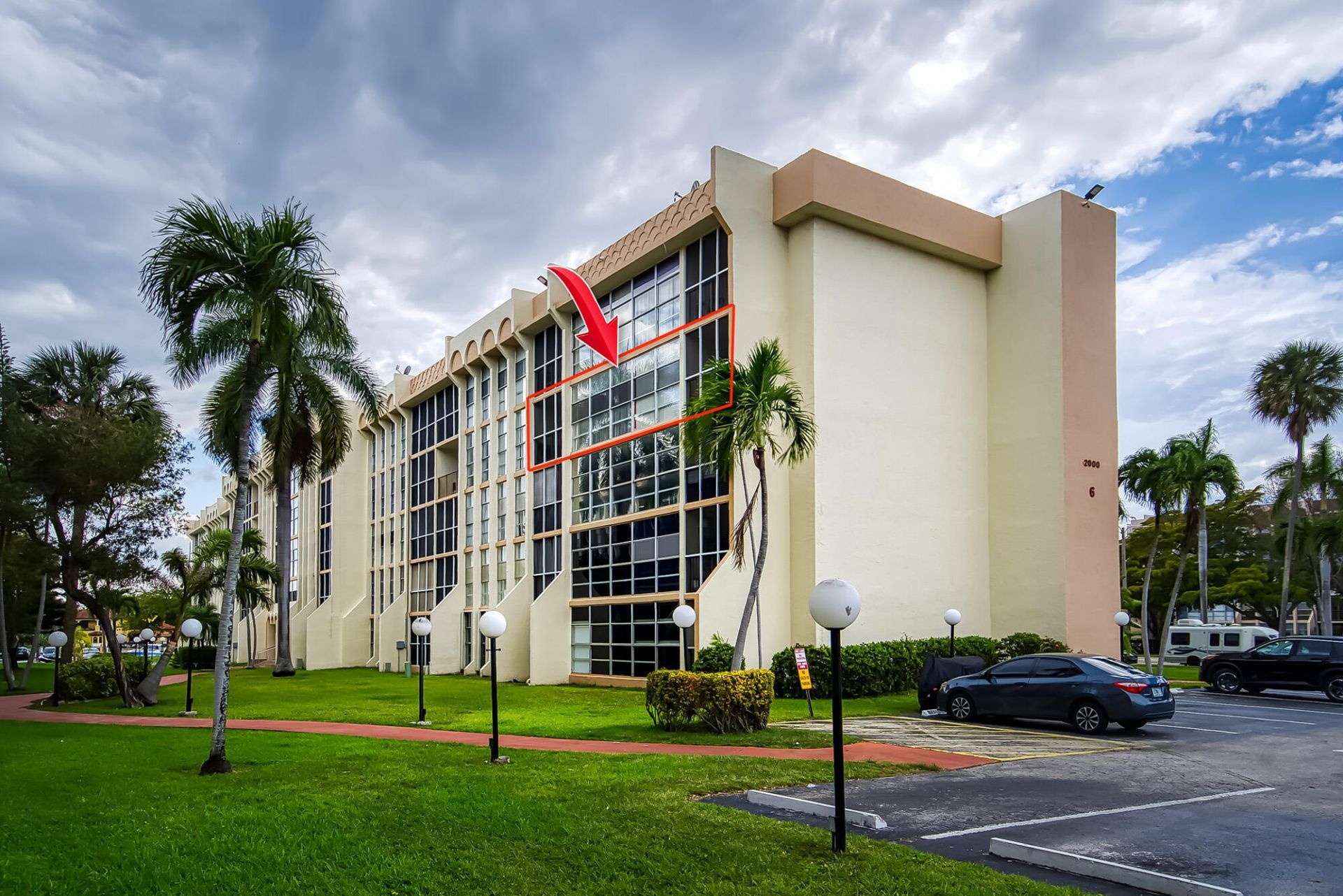 2000 Atlantic Shores Boulevard, Unit Apt 410, Hallandale Beach, FL 33009 Photo