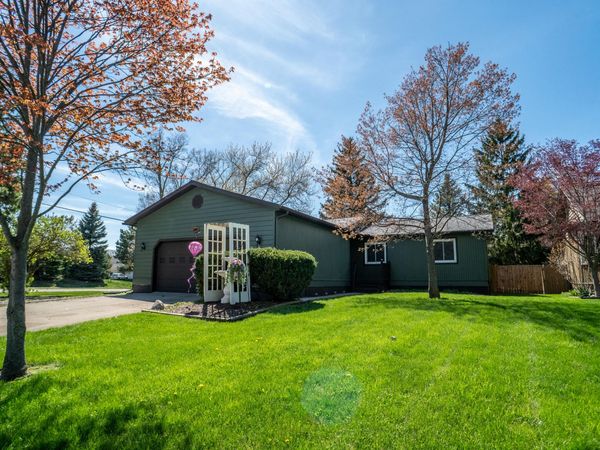 890 St Paul Street, Marysville, MI 48040