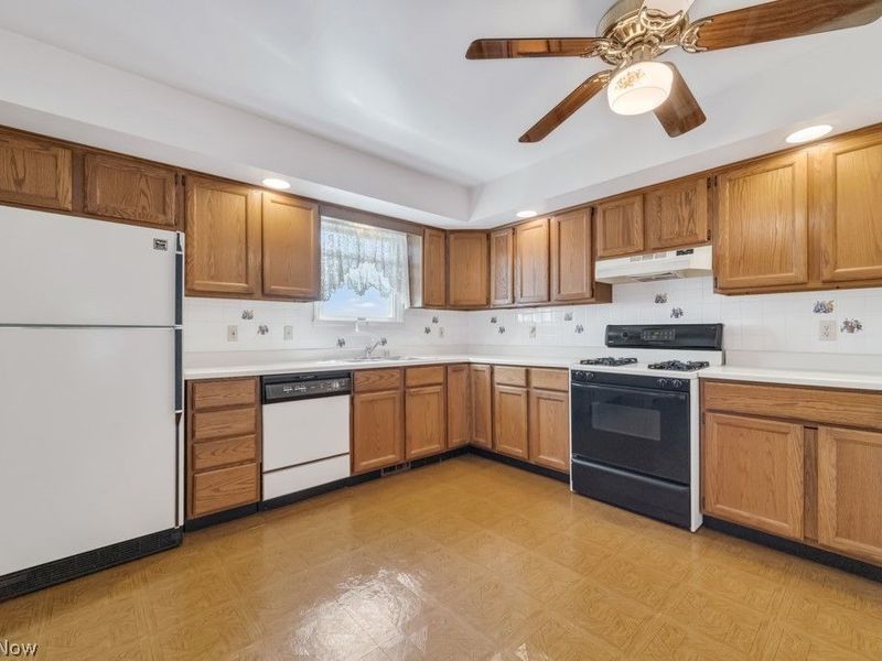 5178 W 151st Street , Brook Park, OH 44142 Photo 8