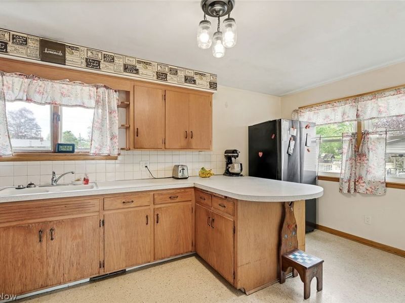 500 Cynthia Drive, Campbell, OH 44405 Photo 9