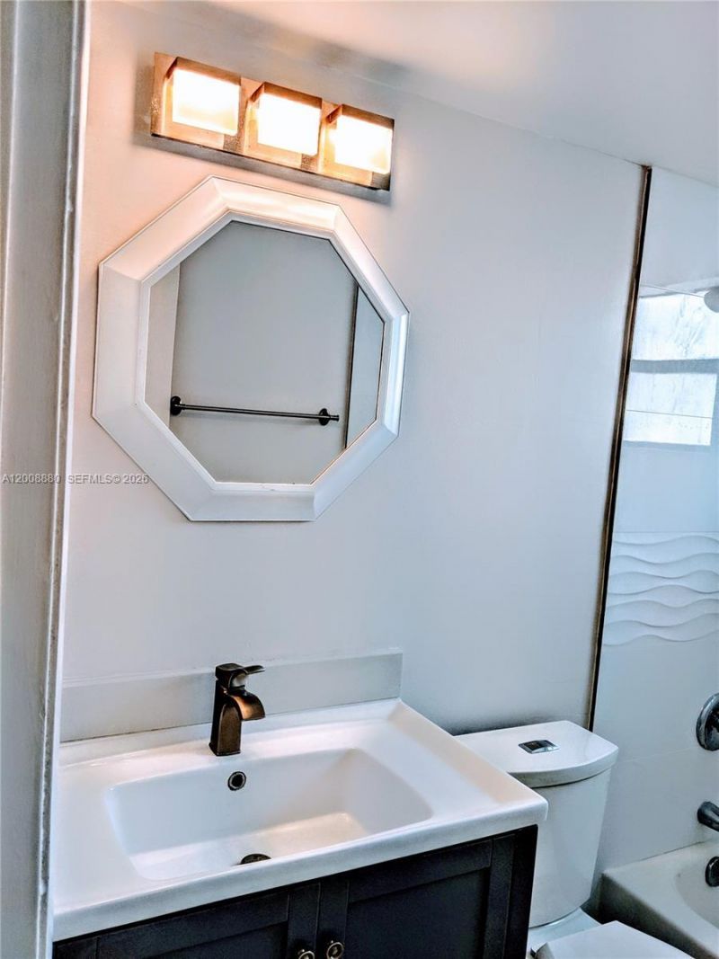 1617 Jefferson Ave, Unit 304, Miami Beach, FL 33139 Photo