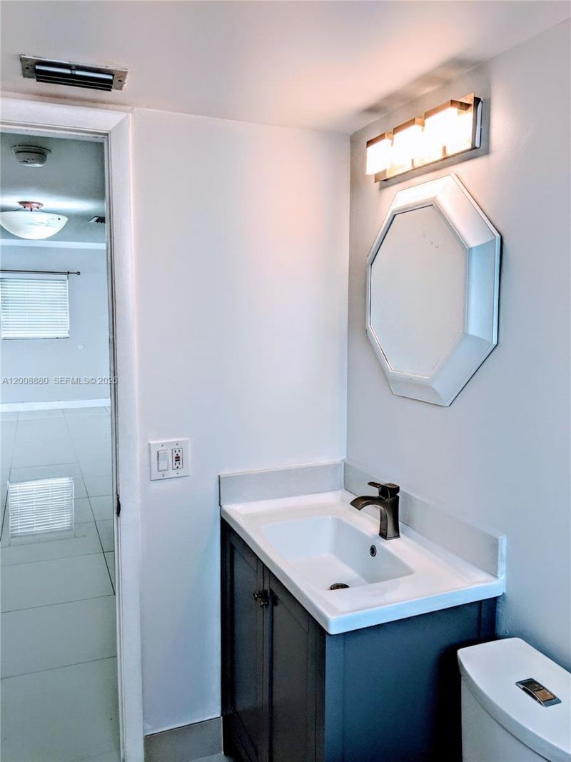 1617 Jefferson Ave, Unit 304, Miami Beach, FL 33139 Photo
