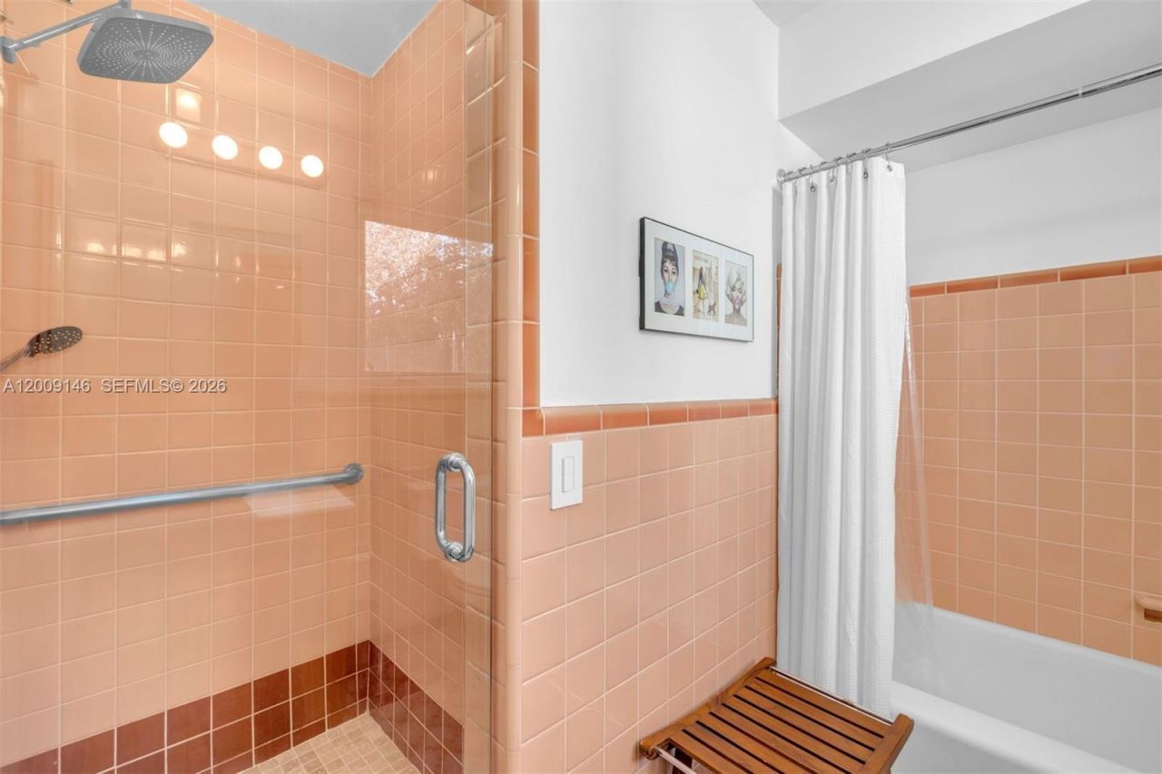 4340 Pine Tree Dr , Miami Beach, FL 33140 Photo