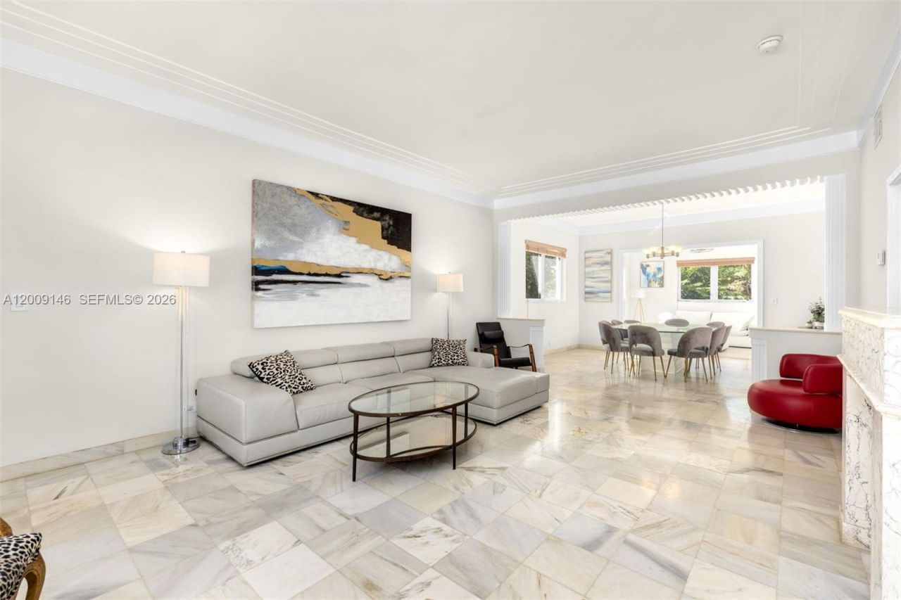 4340 Pine Tree Dr , Miami Beach, FL 33140 Photo