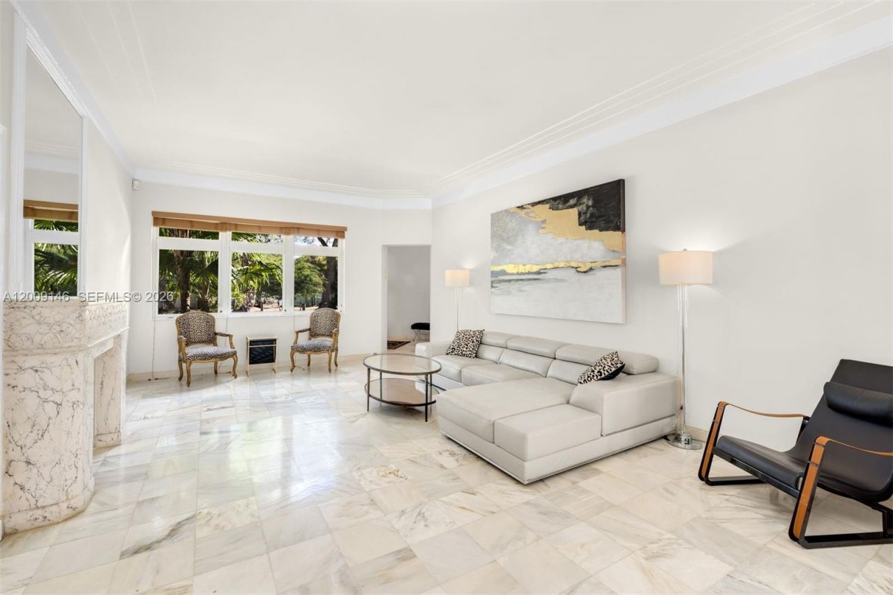 4340 Pine Tree Dr , Miami Beach, FL 33140 Photo