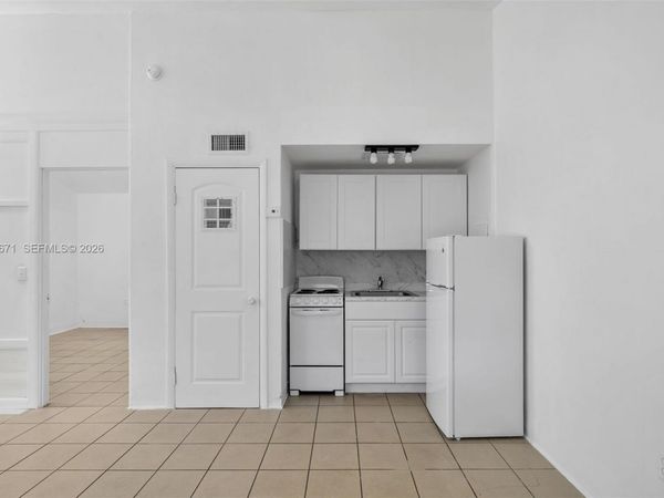 840 SW 7th St , Unit 850, Miami, FL 33130