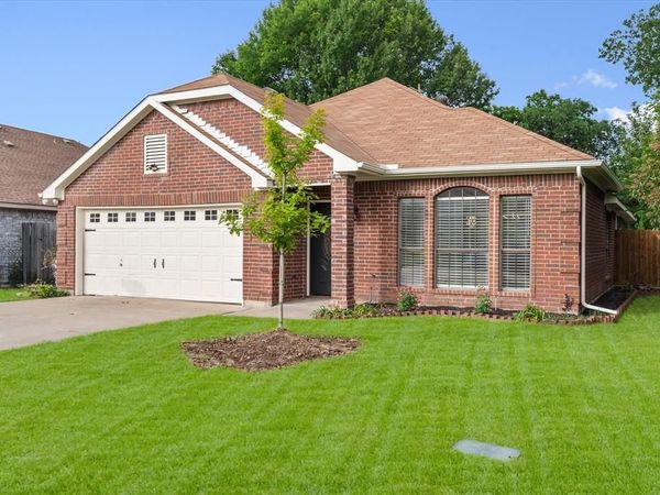 7009 Bentley Avenue, Fort Worth, TX 76137