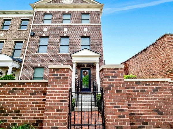 110 S Washington Street, Wheaton, IL 60187