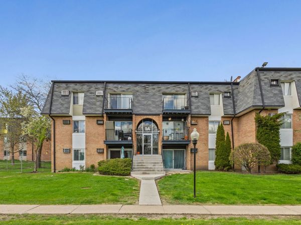 9 E Dundee Quarter Drive , Unit 108, Palatine, IL 60074