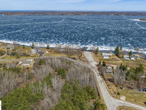 Paradise Lane, Levering, MI 49755