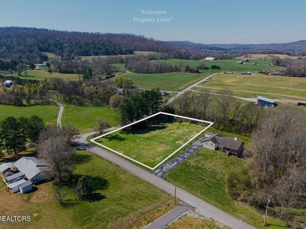 668 Webbs Camp Rd, Walling, TN 38587