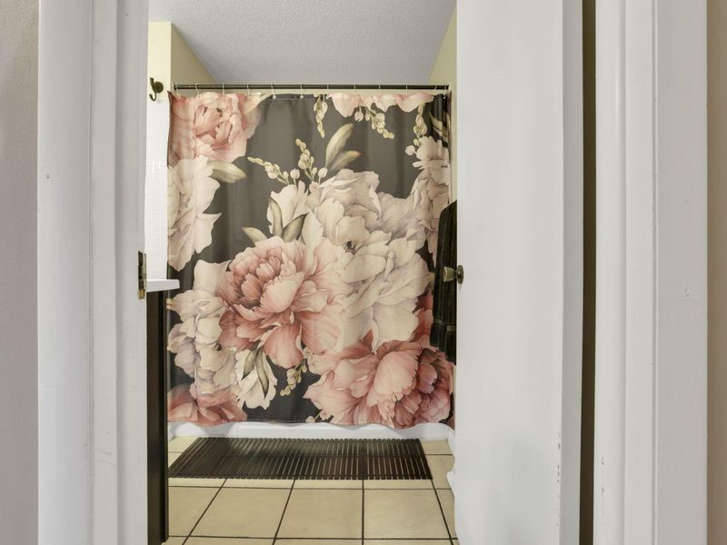 2143 Waldorf Road , Columbus, OH 43229 Photo 18