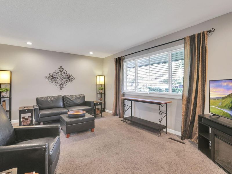 2143 Waldorf Road , Columbus, OH 43229 Photo 3