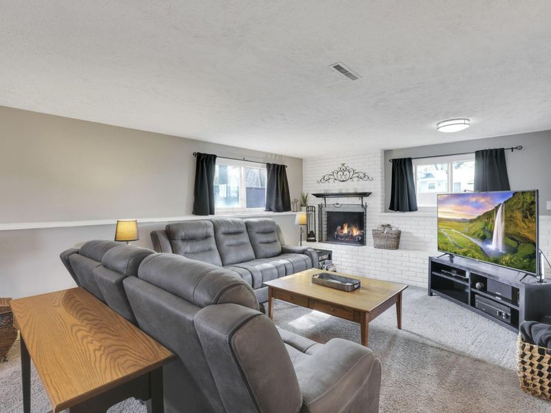 2143 Waldorf Road , Columbus, OH 43229 Photo 30