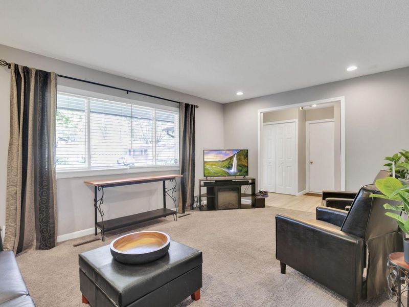 2143 Waldorf Road , Columbus, OH 43229 Photo 6