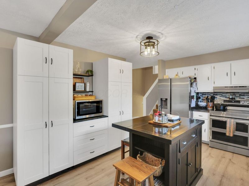 2143 Waldorf Road , Columbus, OH 43229 Photo 9