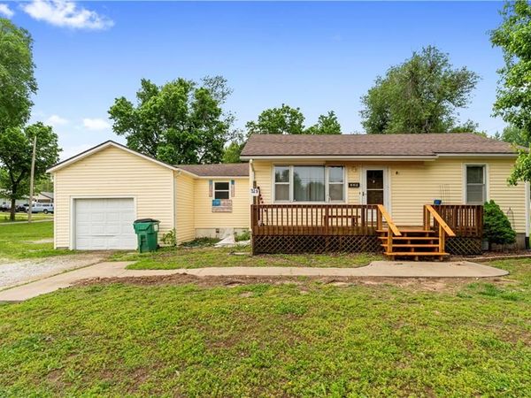 329 W Atlantic Street, Nevada, MO 64772