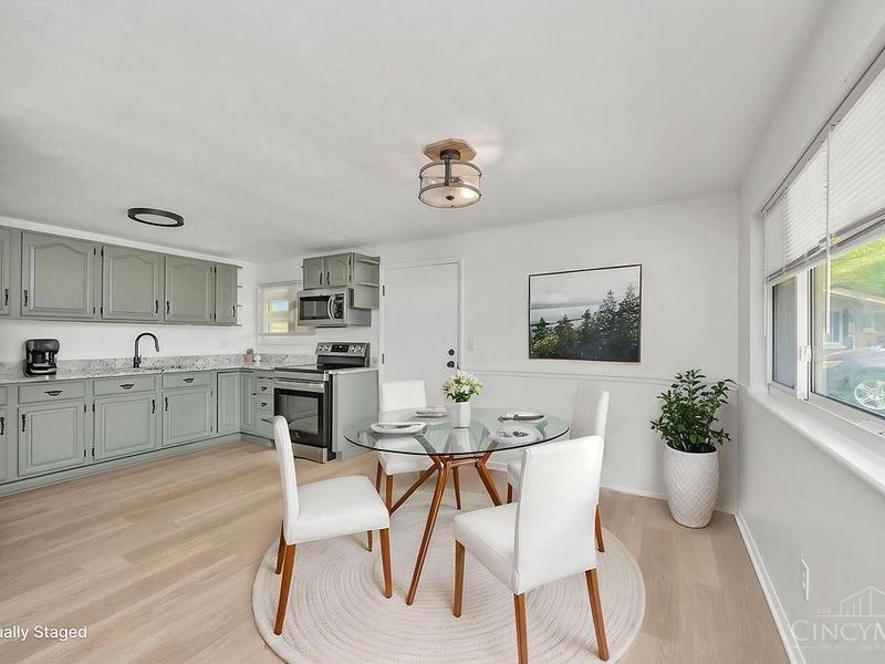 3529 Waterbury Drive, Kettering, OH 45439 Photo 3