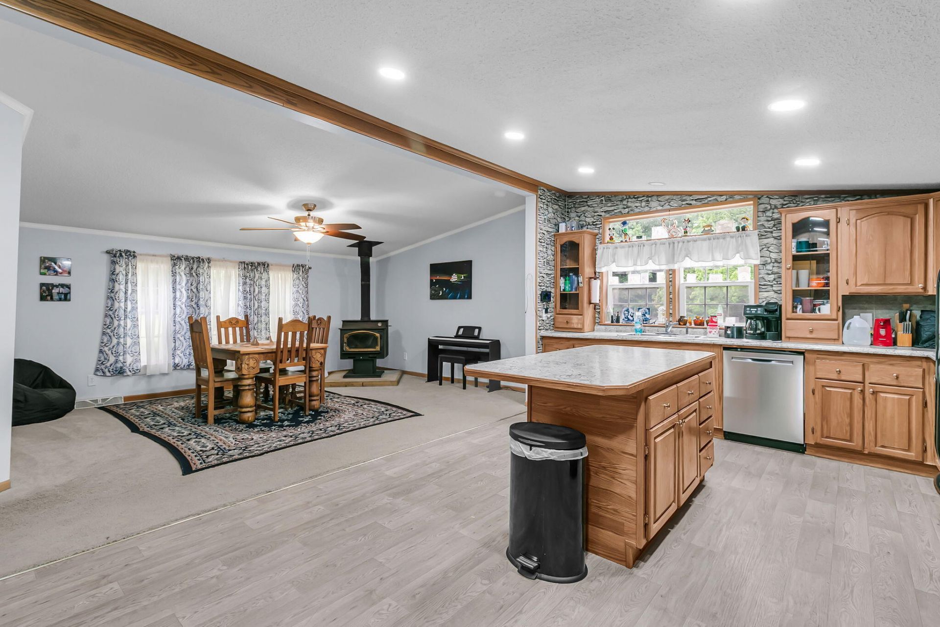 118 Saint Michaels Place Photo 13