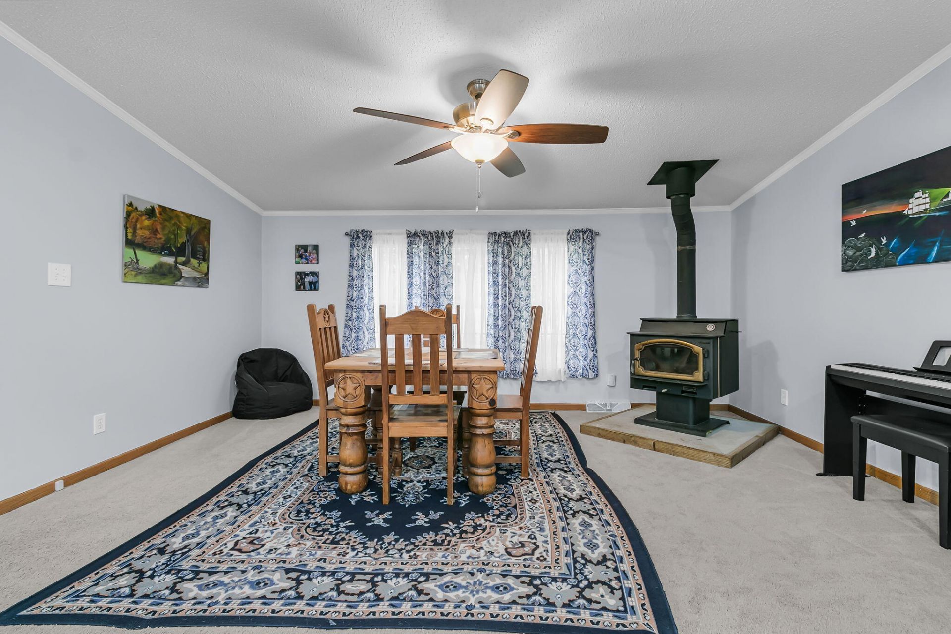 118 Saint Michaels Place Photo 16