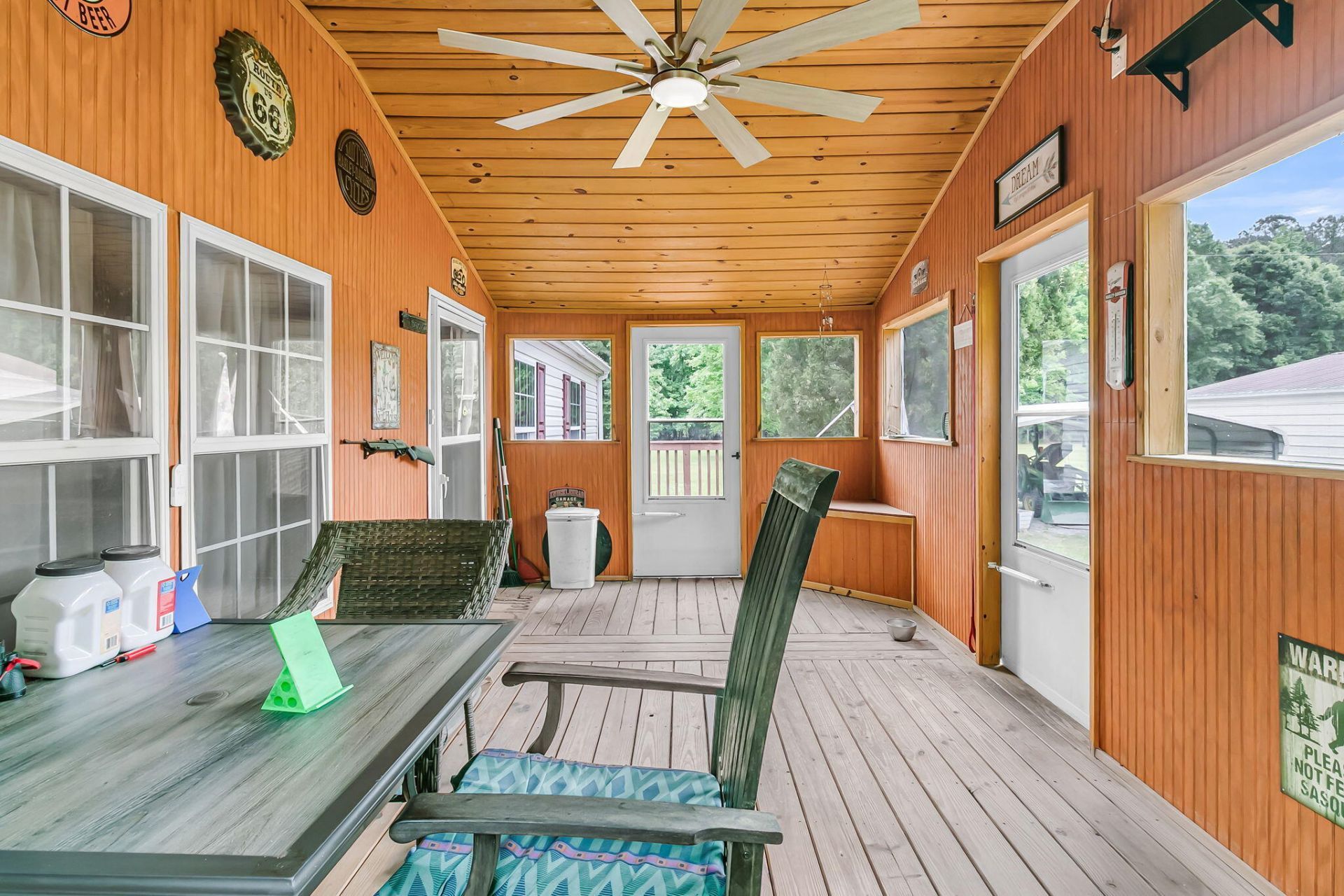 118 Saint Michaels Place Photo 34