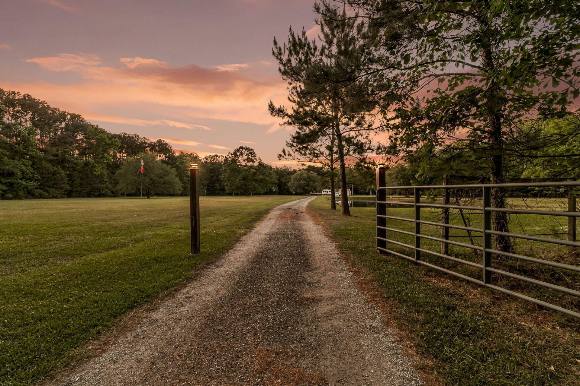 118 Saint Michaels Place Photo 43