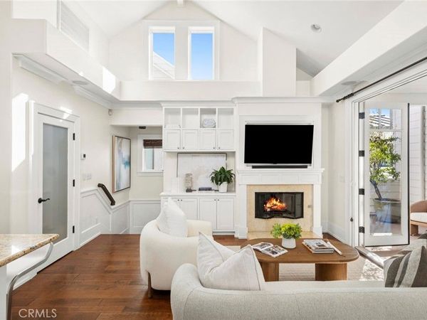 516 Poinsettia Avenue, Unit B, Corona Del Mar, CA 92625