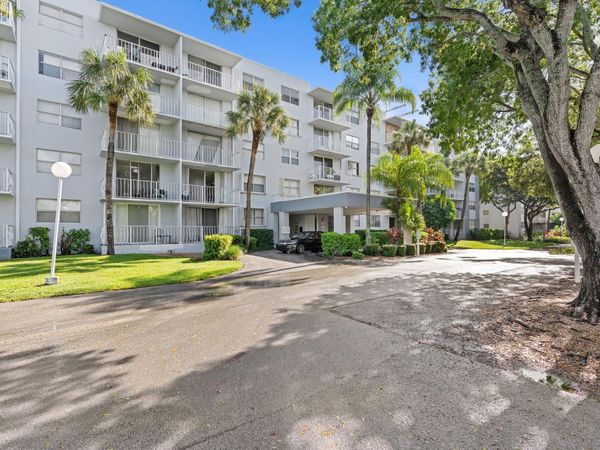 470 Executive Center Drive, Unit 5k, West Palm Beach, FL 33401