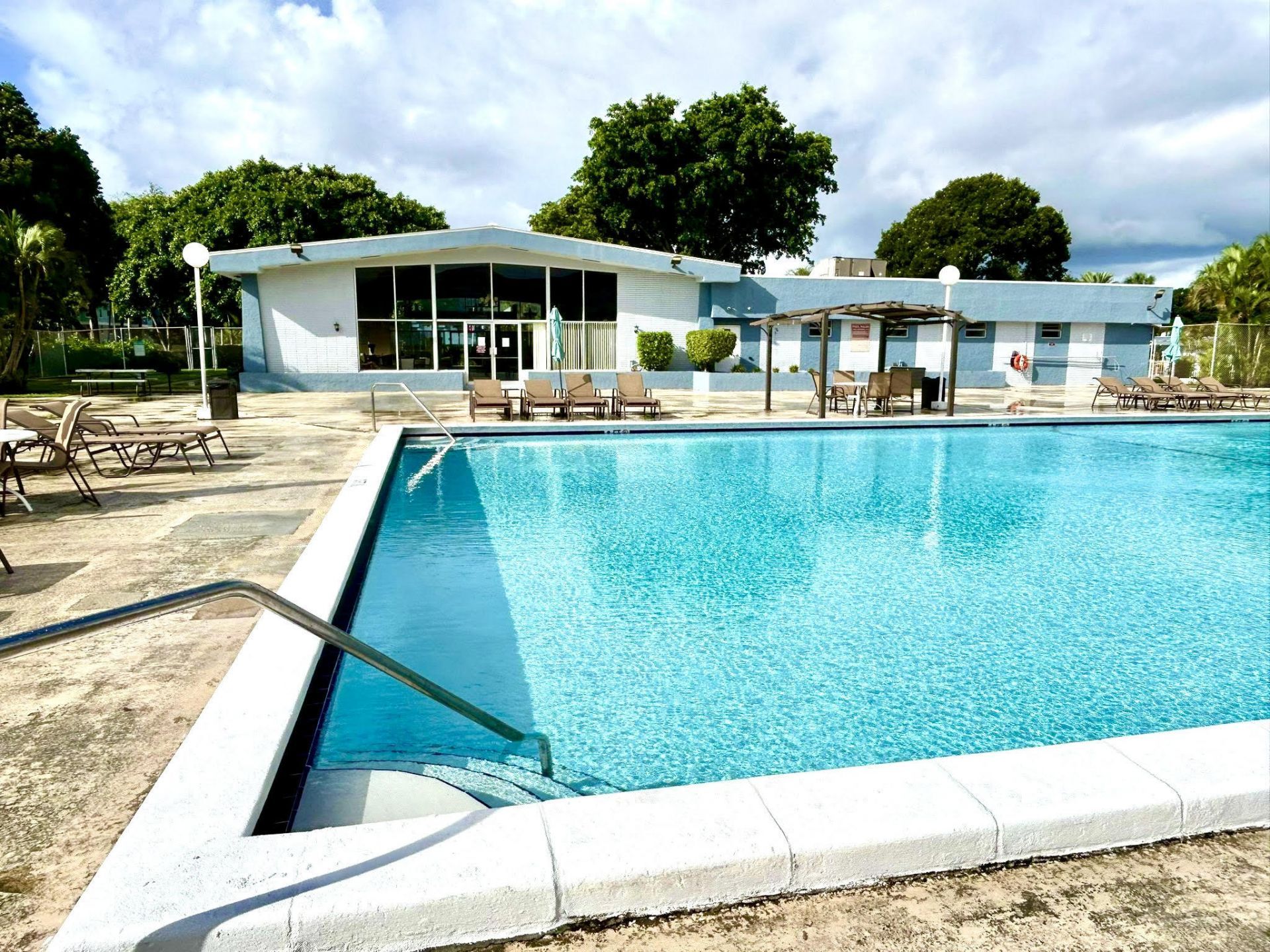 470 Executive Center Drive, Unit 5k, West Palm Beach, FL 33401 Photo