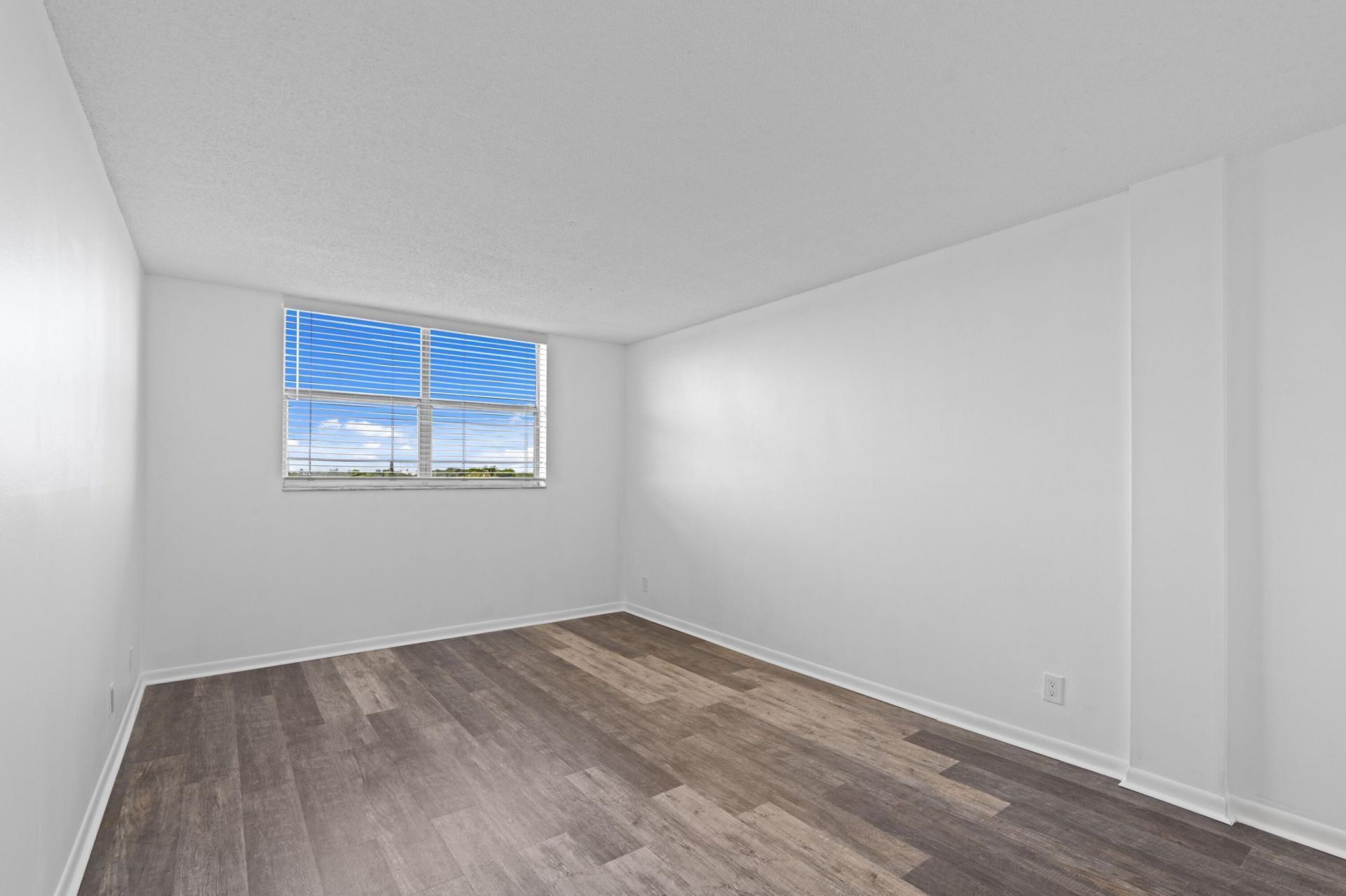 470 Executive Center Drive, Unit 5k, West Palm Beach, FL 33401 Photo
