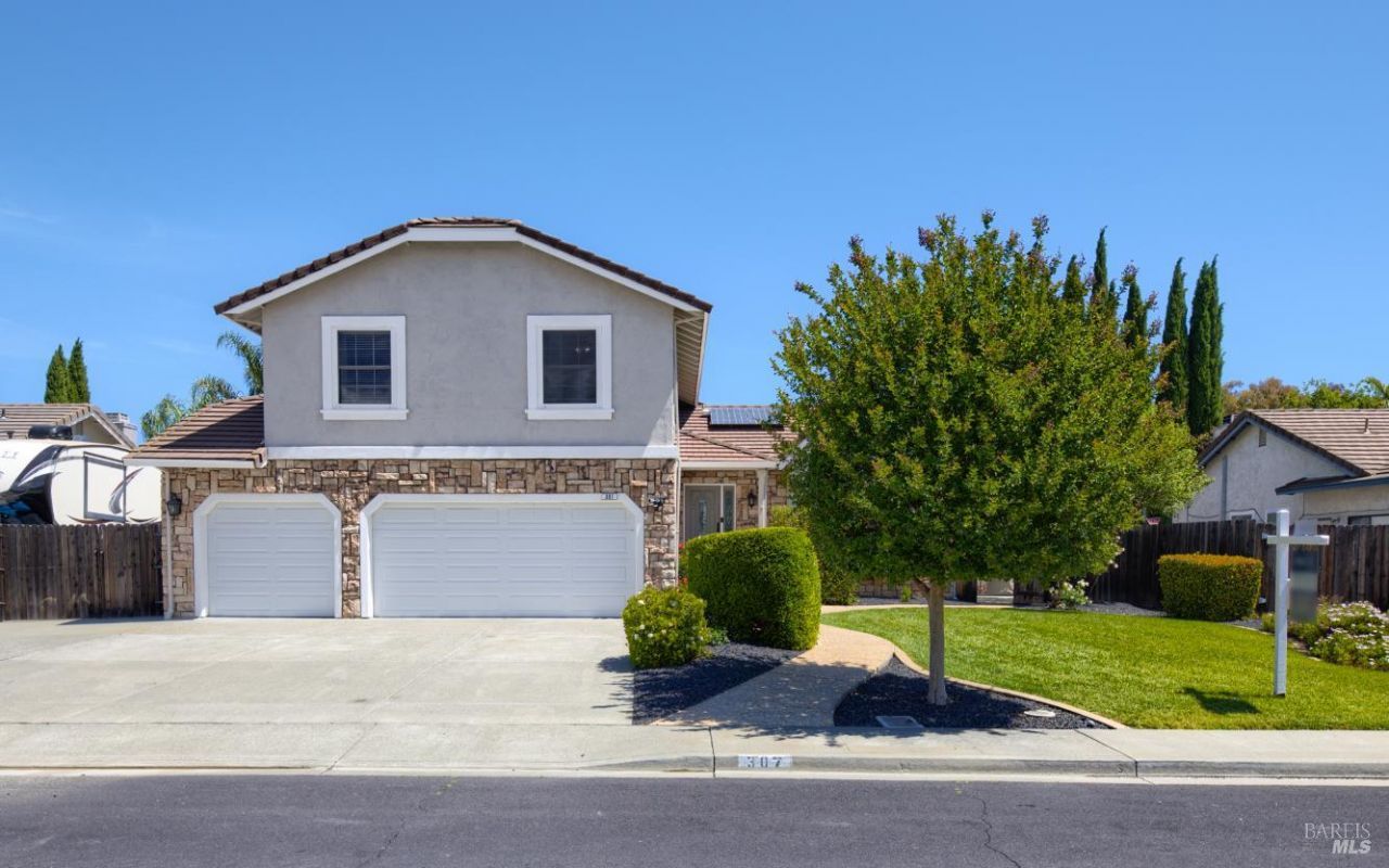 307 Flagstone Court, Vacaville, CA 95687 Main Photo
