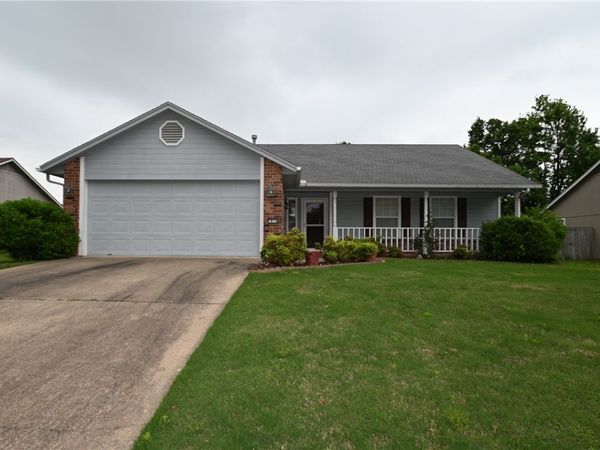 1884 Albany Street , Fayetteville, AR 72704