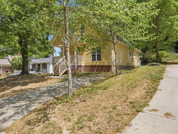 845 Mildred Place NW, Atlanta, GA 30318