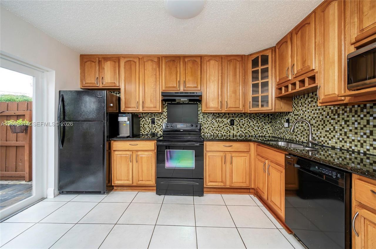13753 SW 160th Ter , Miami, FL 33177 Photo